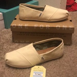 Toms